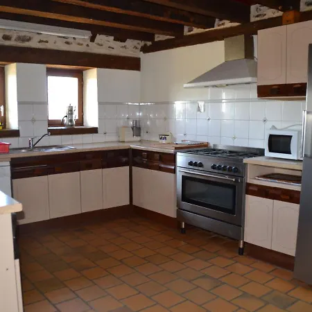 Landhaus Fermette Renovee Proche 24h Du Mans, 4 Ch., Grand Terrain, Ideal Familles Et Animaux Acceptes Moncé-en-Belin